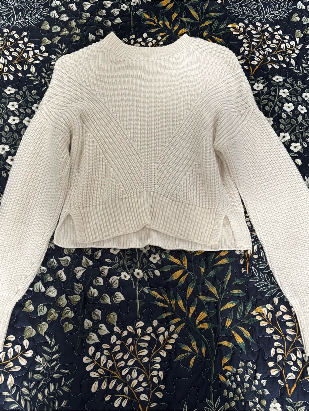 Abercrombie Cream/Ivory Cropped Knit Sweater